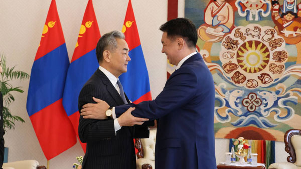 Mongolian president meets Chinese FM