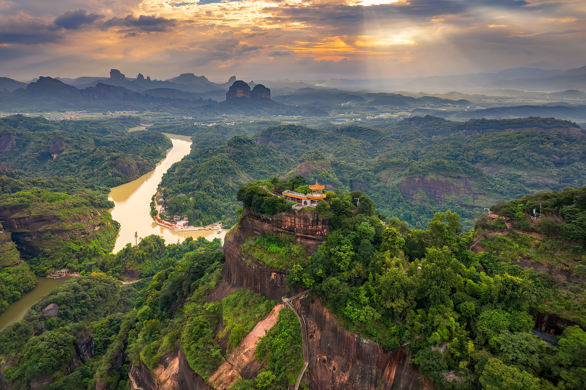 The Danxia Mountain, a UNESCO World Natural Heritage site and the namesake of Danxia landform, in Shaoguan, Guangdong Province, south China, April 25, 2026. /VCG