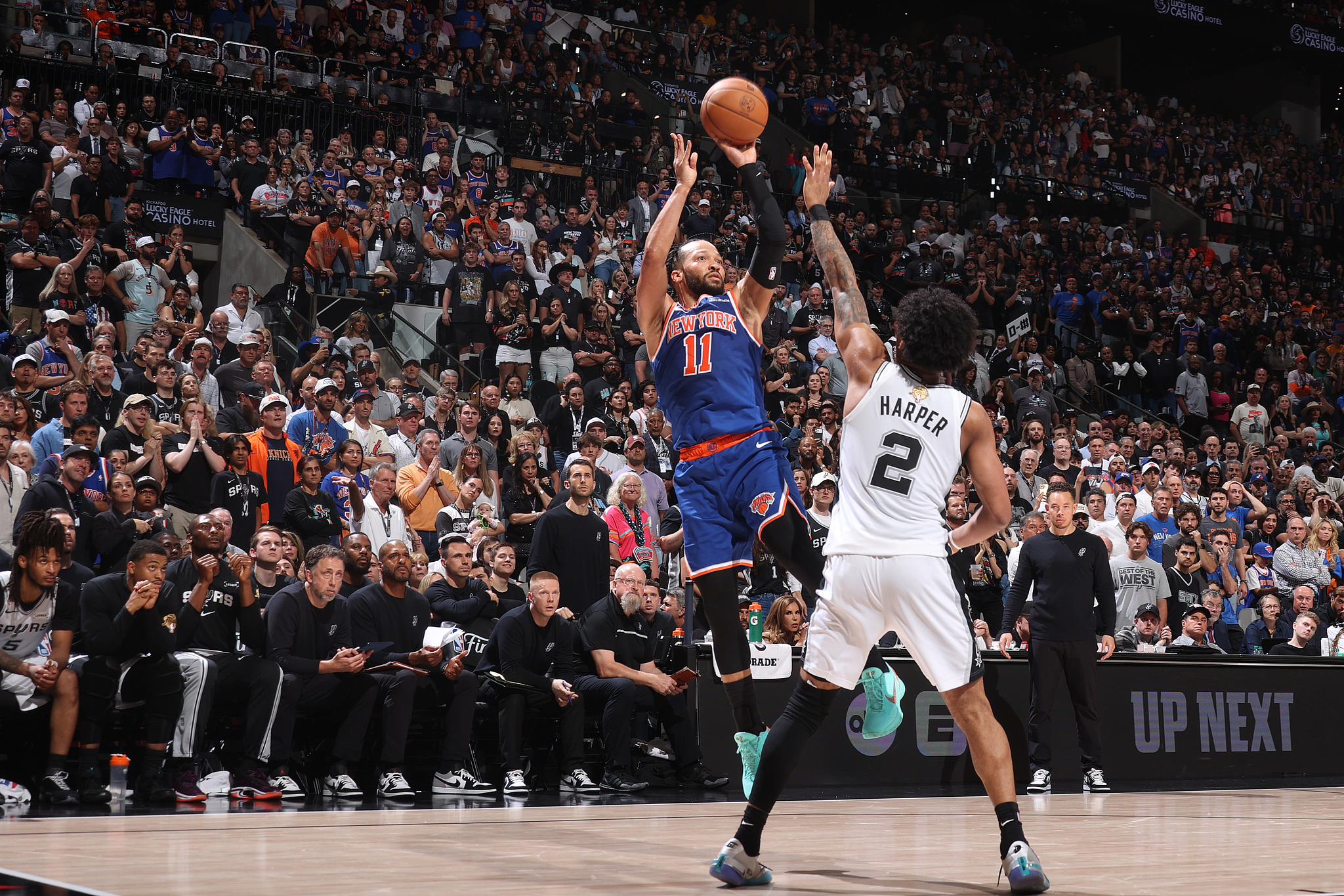 Jalen Brunson (#11) of the New York Knicks shoots in Game 5 of the NBA Finals against the San Antonio Spurs at Frost Bank Center in San Antonio, Texas, June 13, 2026. /VCG