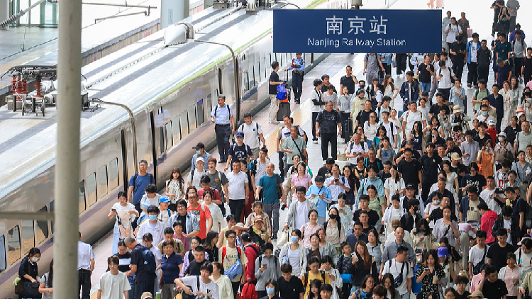 China's rail freight, passenger traffic up steadily in first 5 months