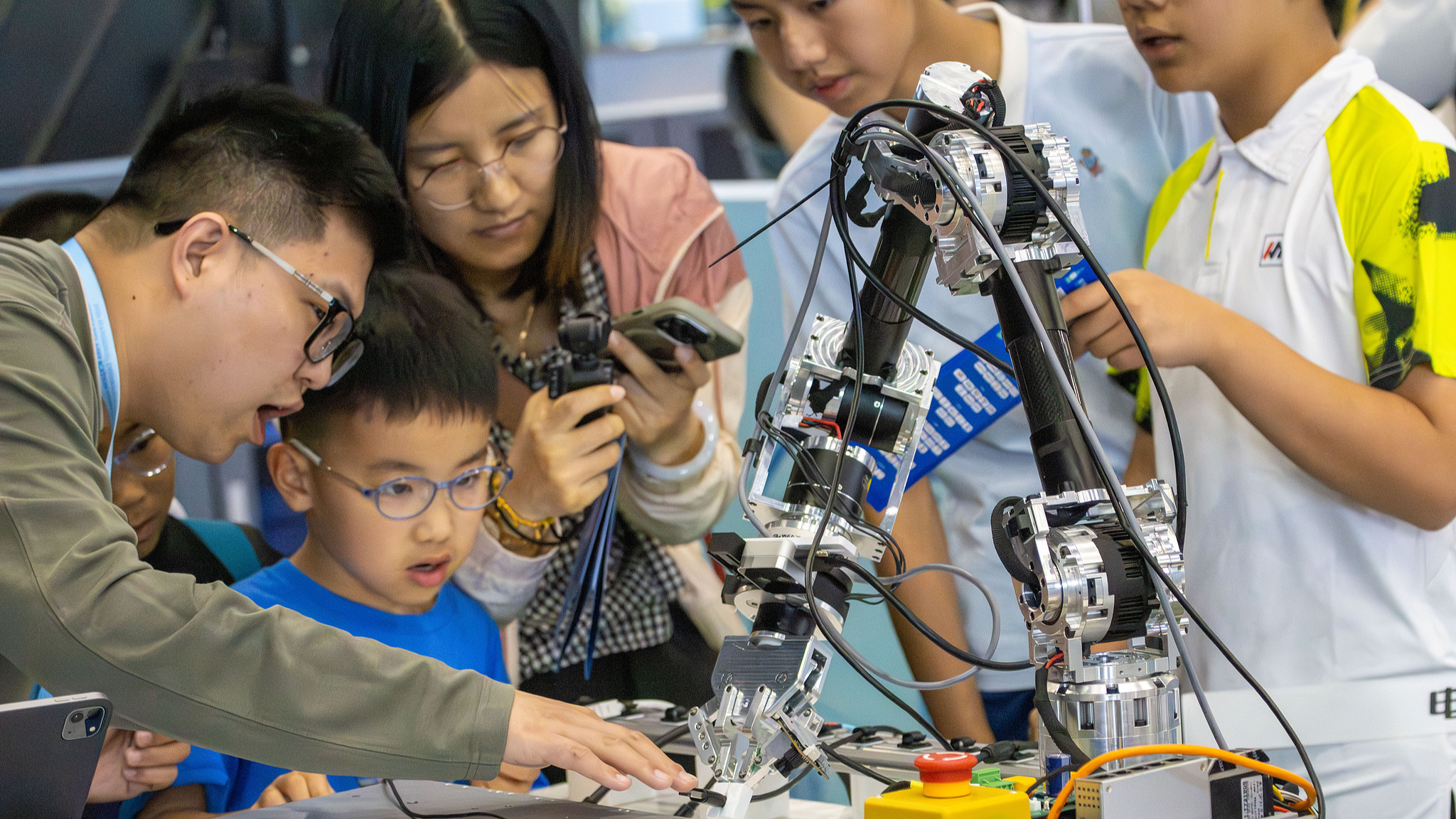Xi's article on education, sci-tech, talent building to be published