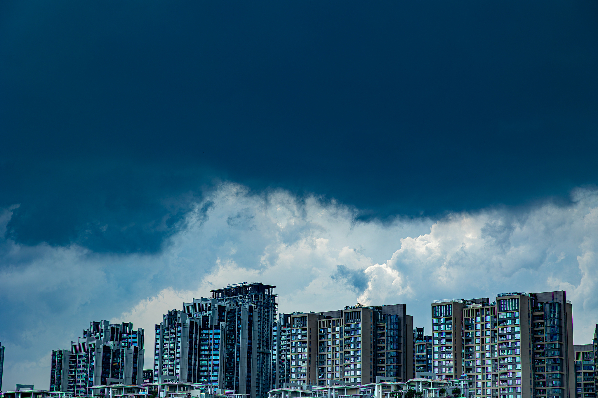 Storm clouds gather as a typhoon approaches in Zhuhai, Guangdong Province, south China, June 5, 2026. /VCG