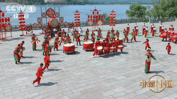 In Henan, traditional drum performances combine music, narration, singing, dance and martial arts. /CMG