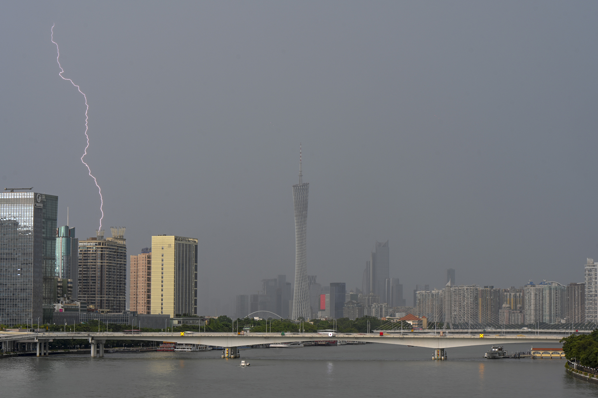A lightning bolt flashes over Guangzhou, Guangdong Province, south China, June 15, 2026. /VCG