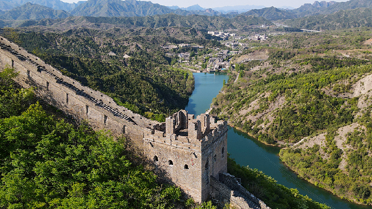 Live: Immerse in the timeless beauty of the Simatai Great Wall