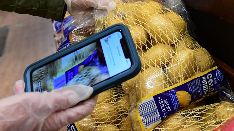 China's instant retail sector continues to surge forward
