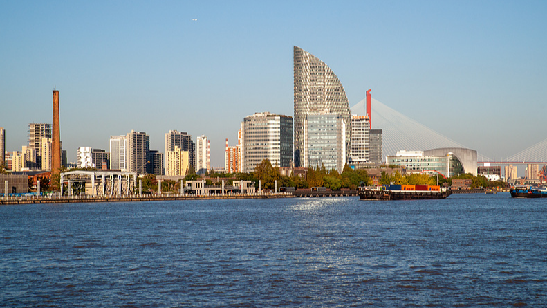 Live: Explore tranquil view of Yangpu Riverfront in Shanghai