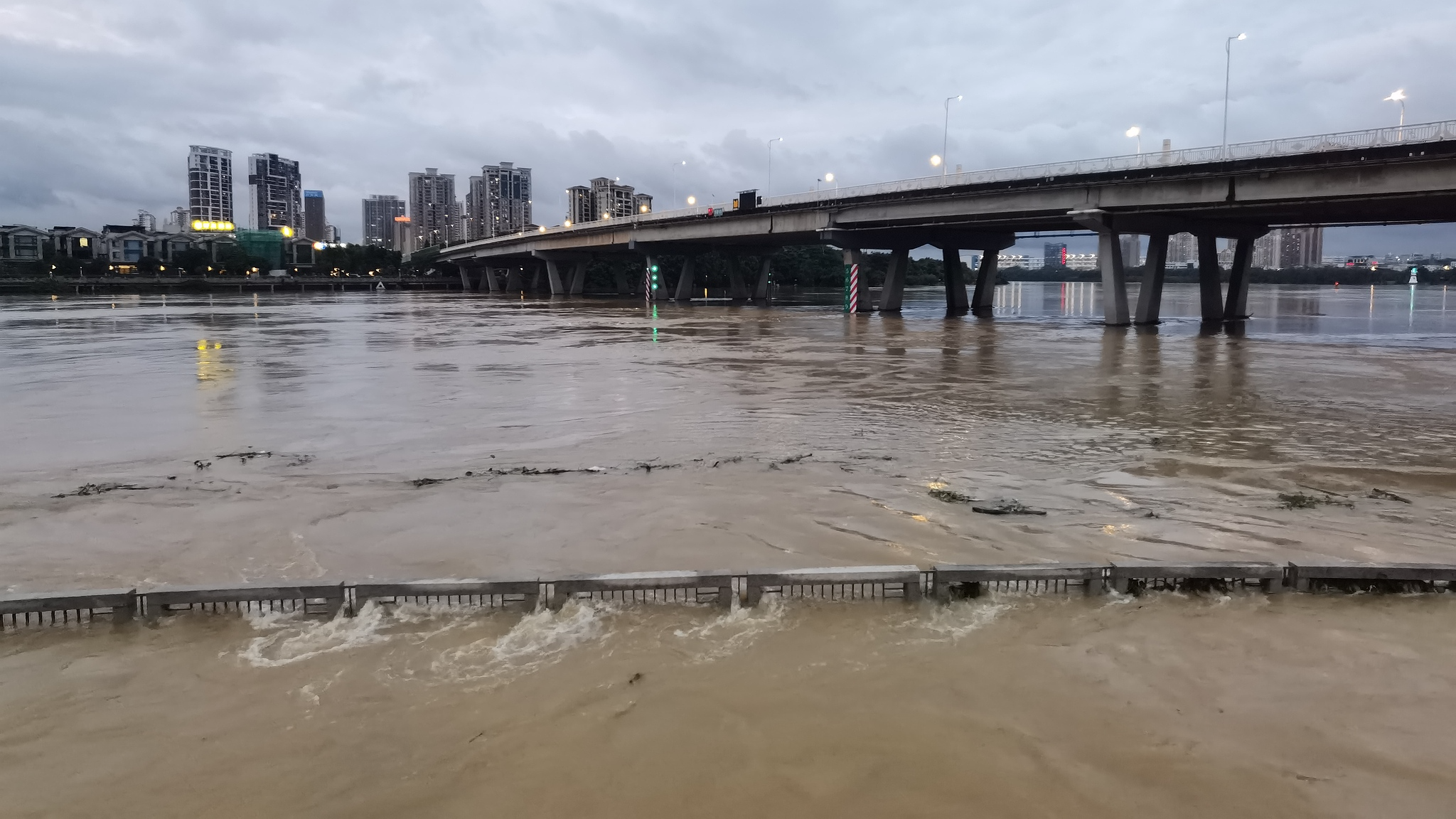 South China responds to flooding as torrential rains continue