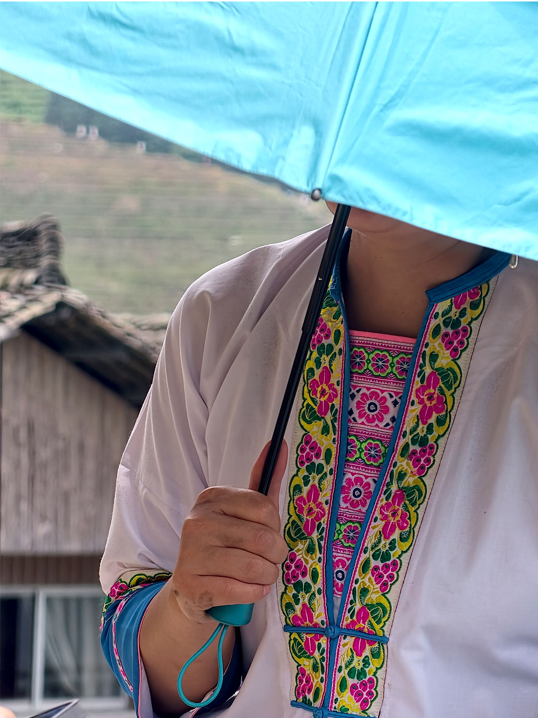 Traditional embroidery carries stories passed down through the generations. /CGTN