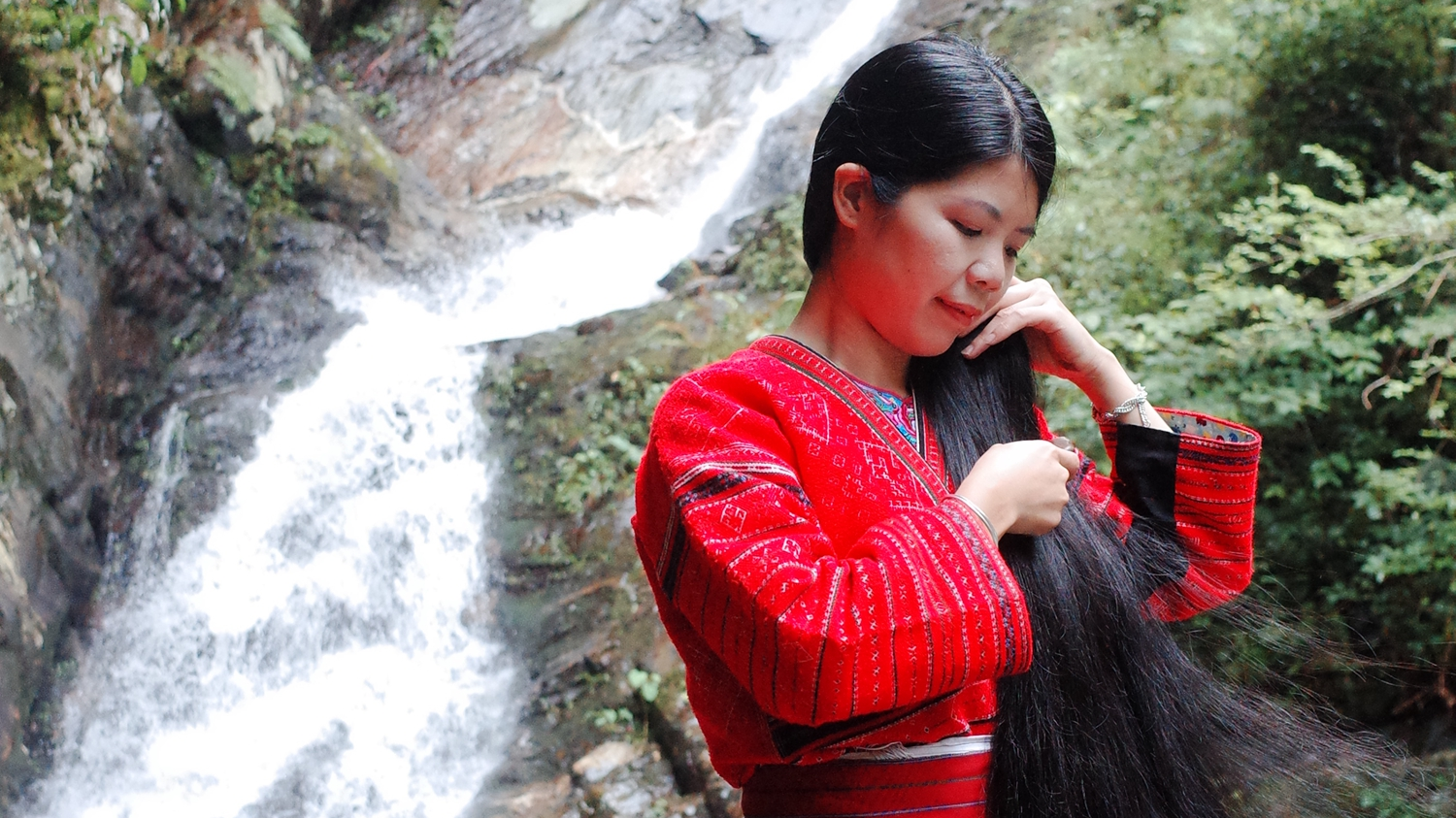 Huangluo Yao Village: The tradition of long hair