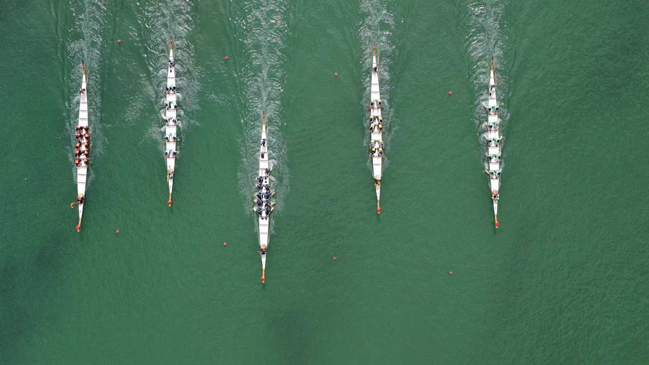 China's highest-altitude dragon boat race held in Lhasa