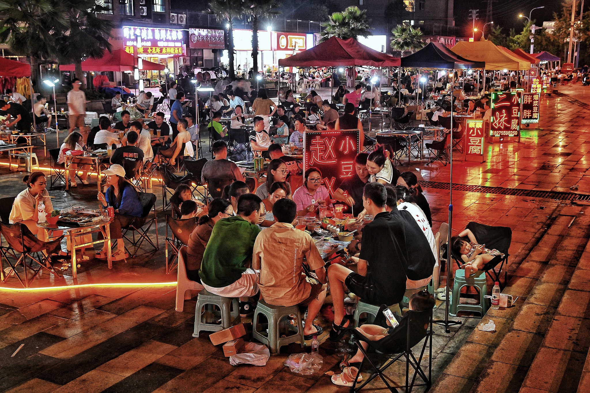 The night market in Renhuai, Zunyi, southwest China's Guizhou Province, reached its busiest hour at 10 p.m. on July 13, 2025. /CFP