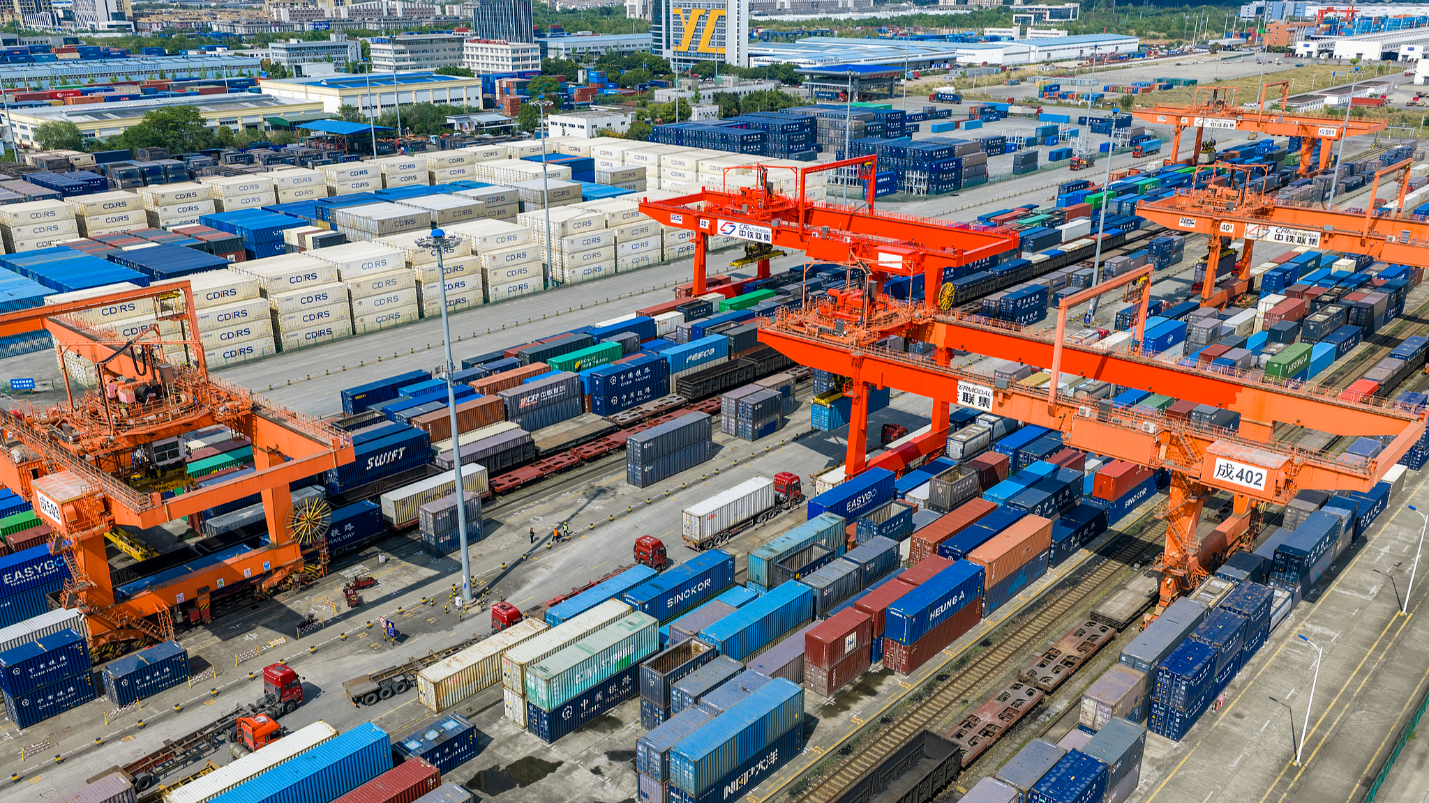 Container handling operations are underway at the International Logistics Hub Park of the Chengdu International Railway Port, the departure hub of the China-Europe Railway Express (Chengdu), in Chengdu, southwest China's Sichuan Province, April 15, 2026. /VCG