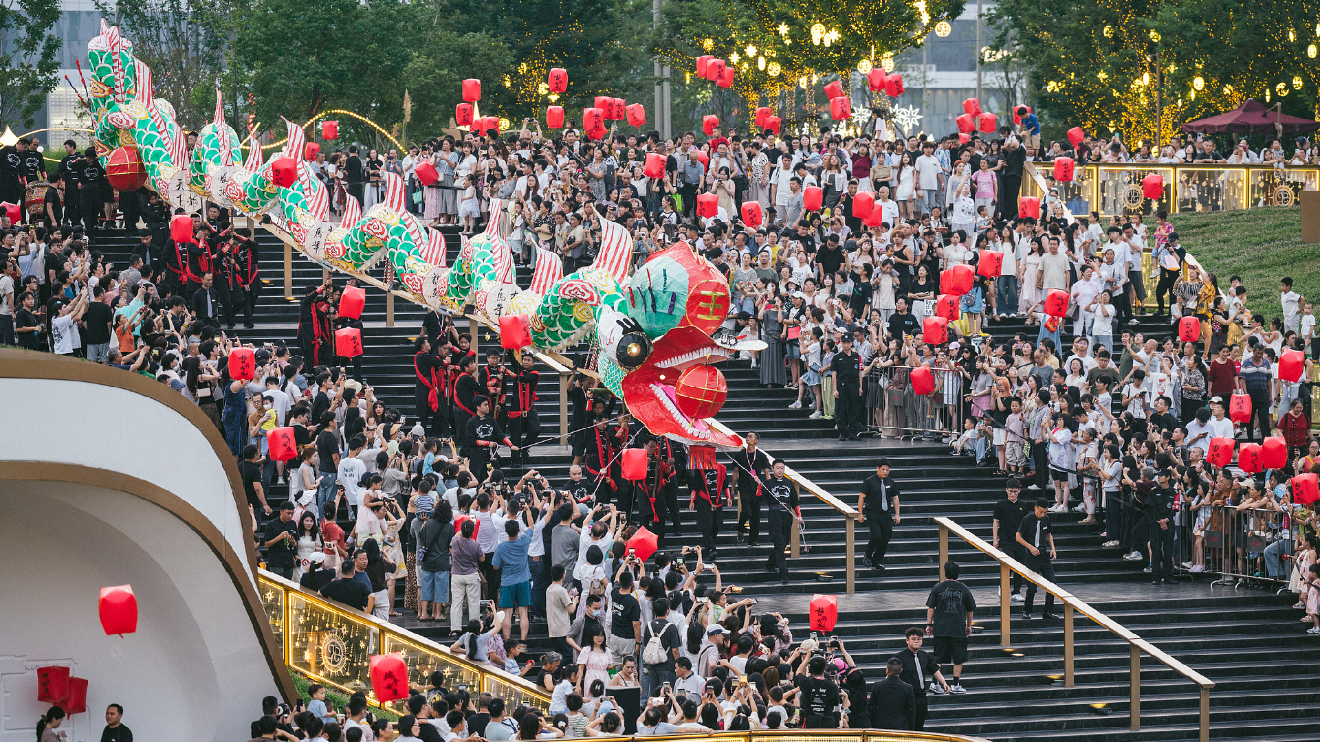 China's Dragon Boat Festival spending gets a modern makeover