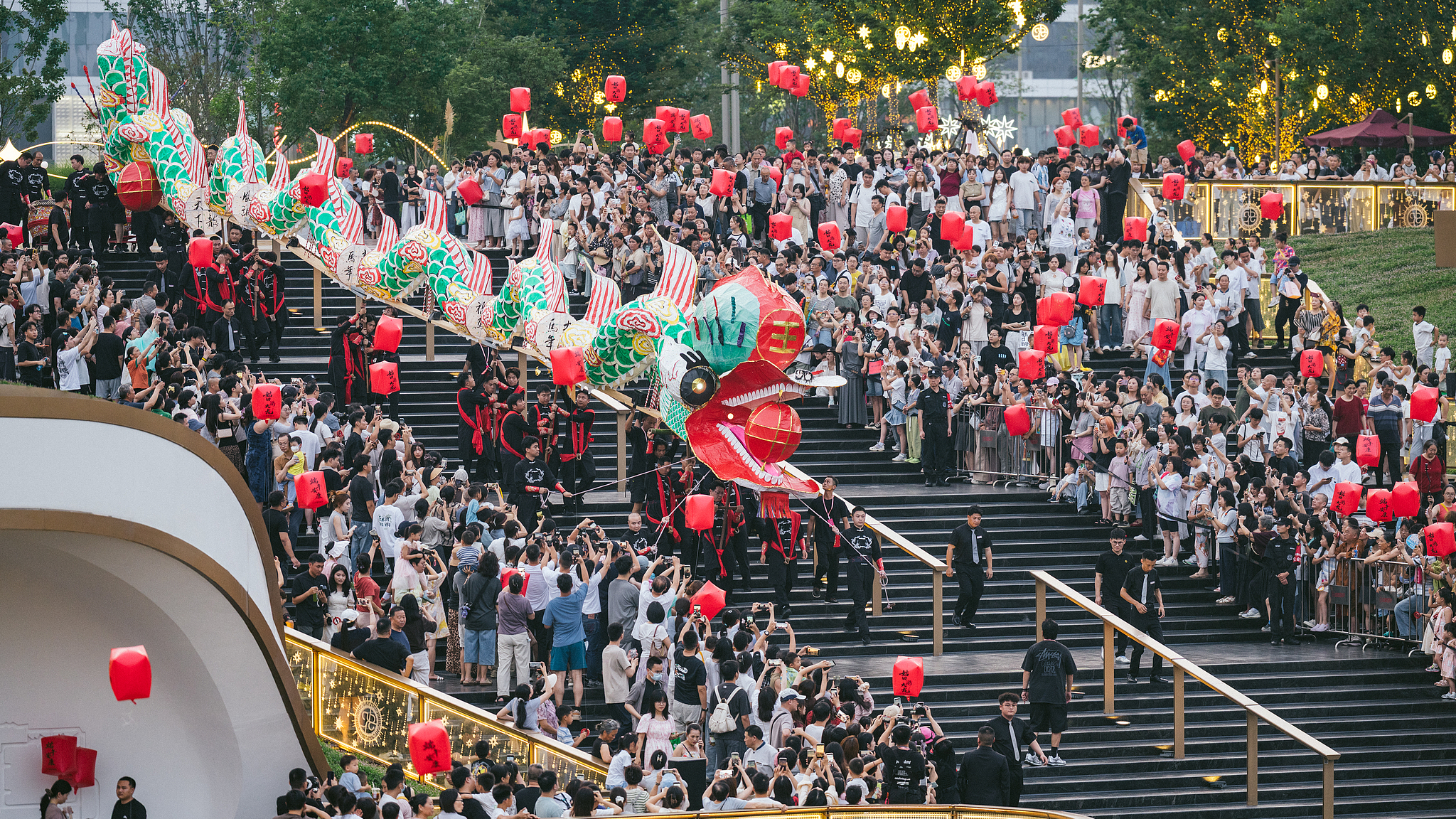 China's Dragon Boat Festival spending gets a modern makeover