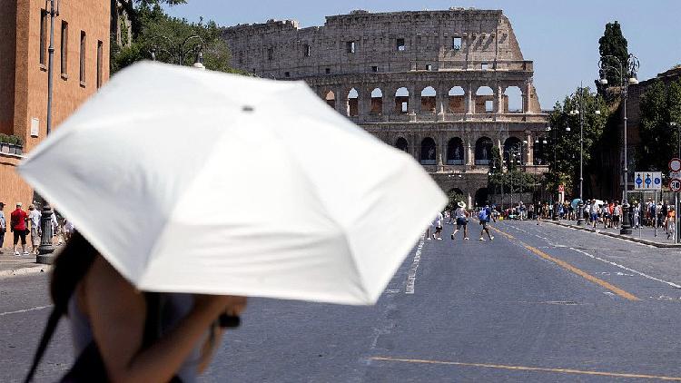 Europe swelters under heatwave, France restricts alcohol consumption