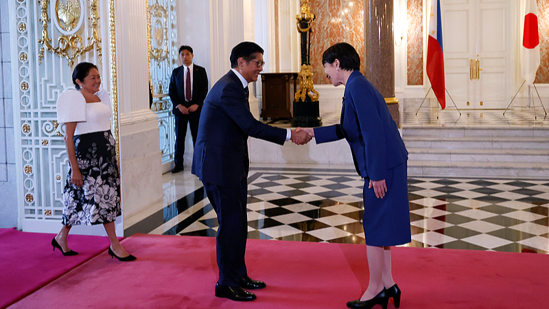 Sanae Takaichi, Japan's prime minister (R), greets Ferdinand Marcos Jr., Philippines' president, at the Akasaka Palace state guest house in Tokyo, Japan, May 28, 2026. /CFP