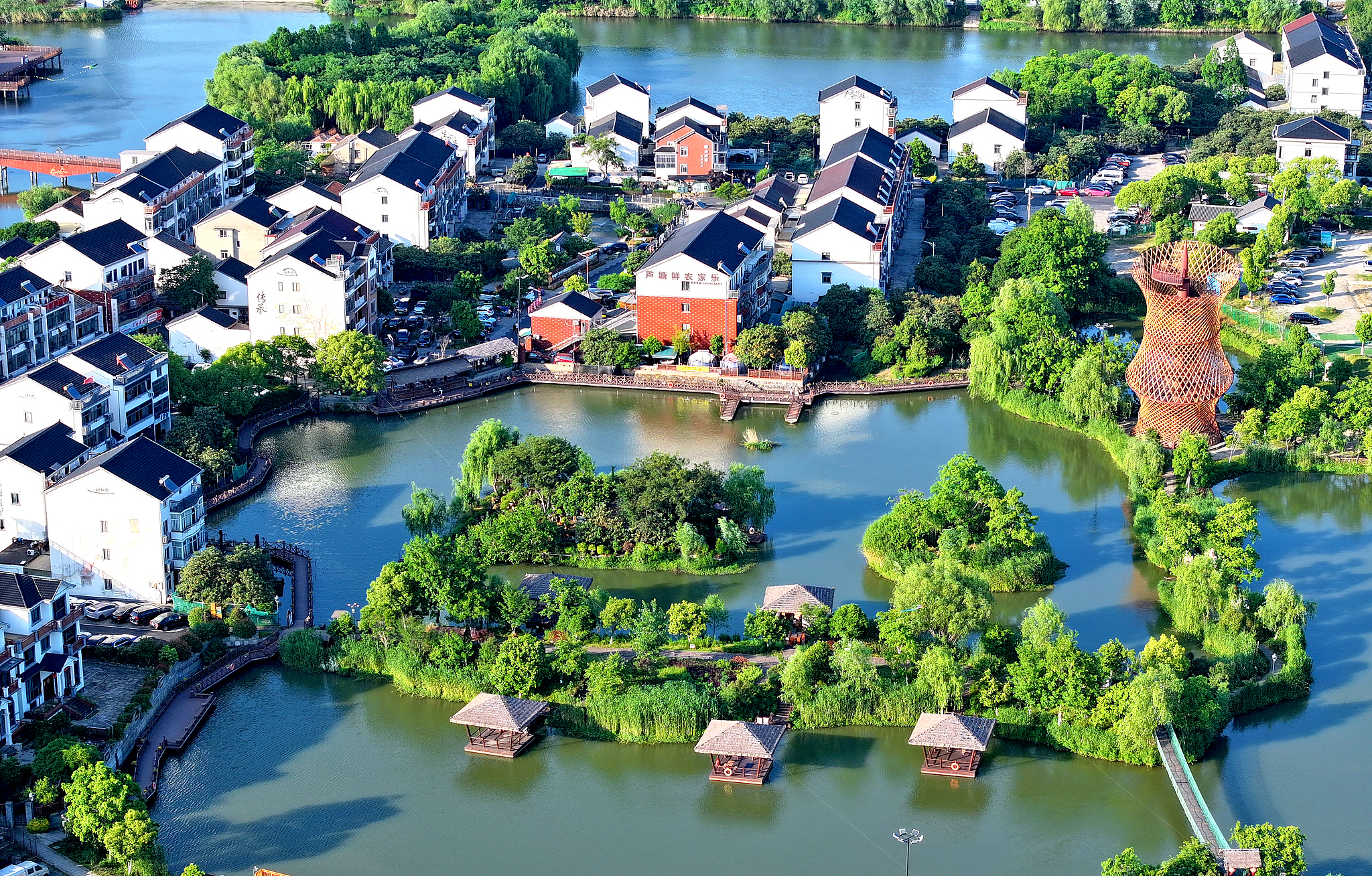 Rural scenery in Tangqi Town, Hangzhou City, east China's Zhejiang Province, May 17, 2026. /VCG