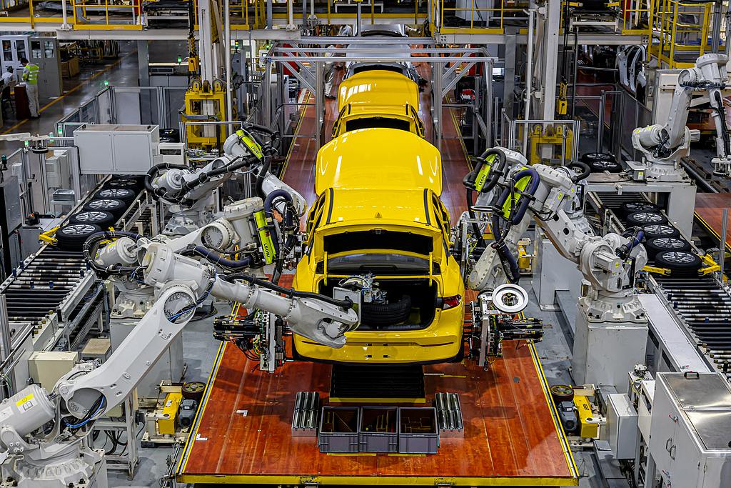 A production line of GAC Aion New Energy Automobile in Guangzhou, Guangdong Province. /VCG