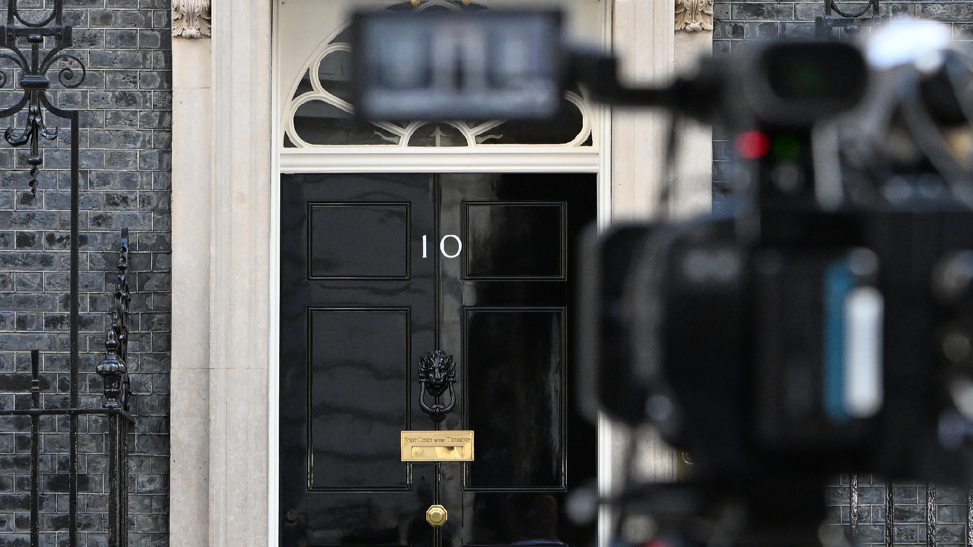 Live: UK PM set to outline exit plan as pressure to quit builds