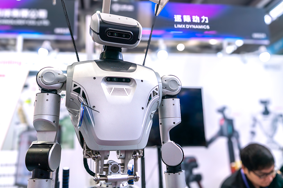 A full-sized general-purpose humanoid robot is showcased at a robotics industrial expo in Shenzhen City, southern China's Guangdong Province, April 22, 2026. /CFP