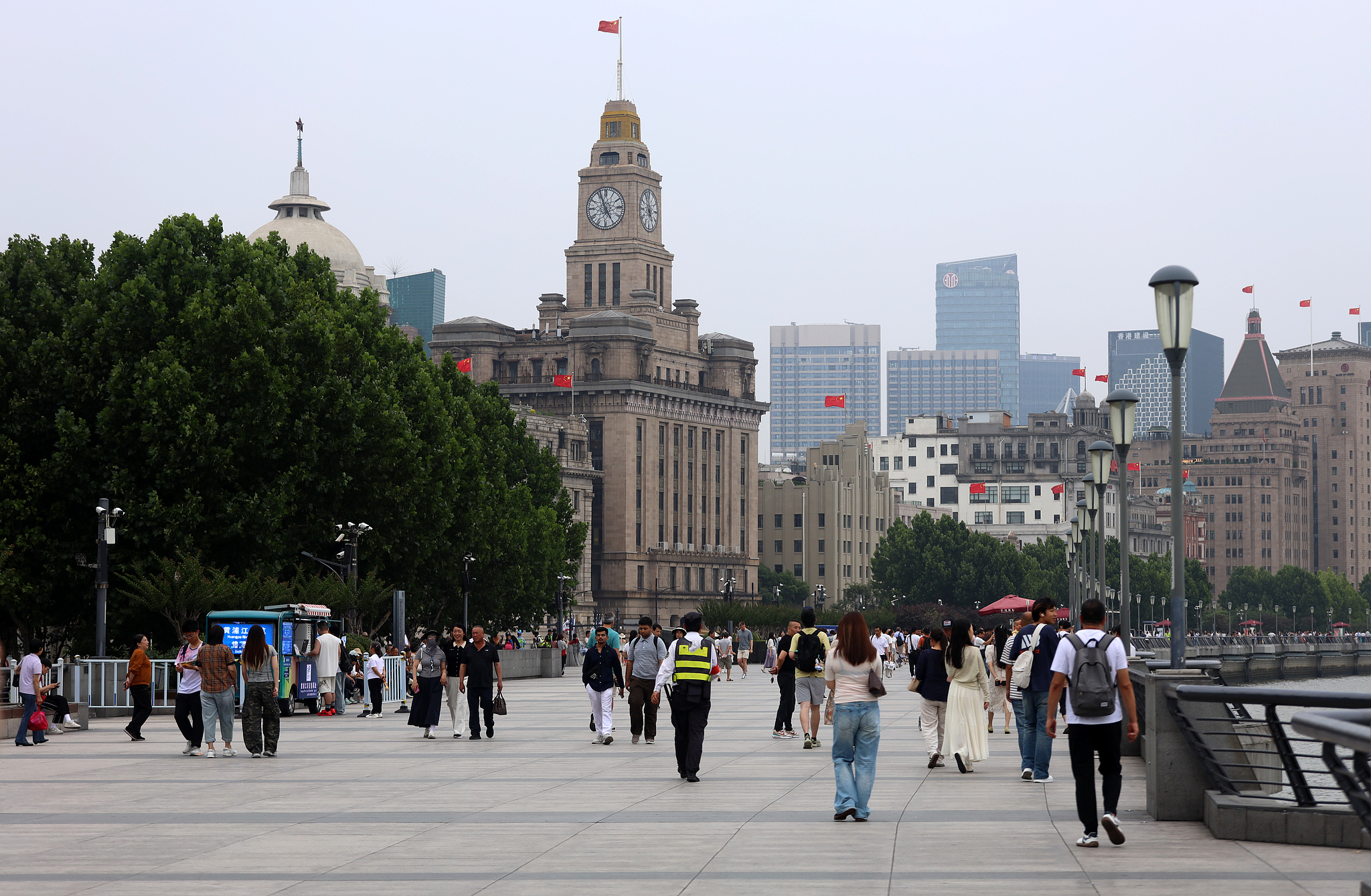 The Bund in Shanghai saw crowds of visitors during the Dragon Boat Festival holiday. /VCG
