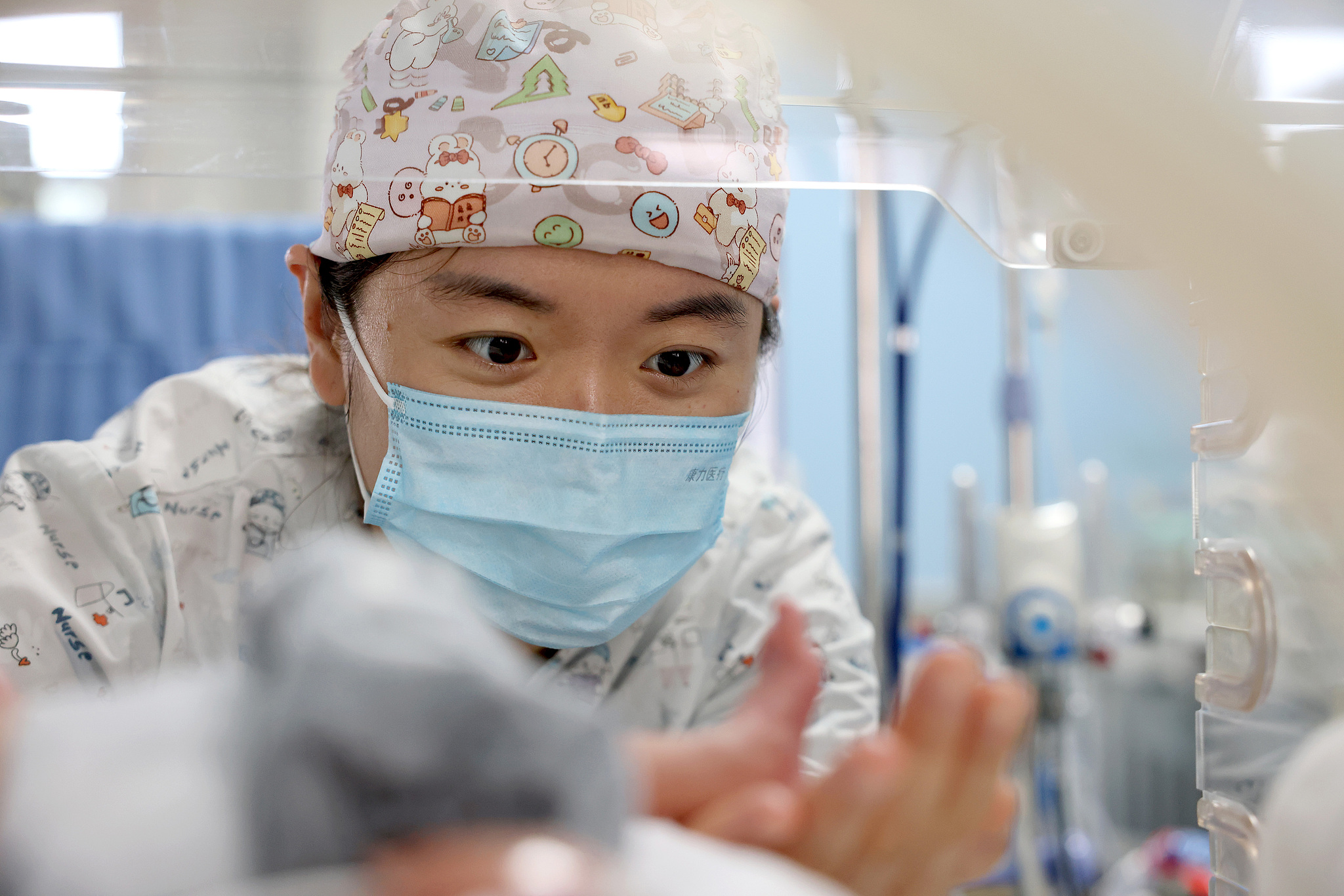 Healthcare workers care for newborns at a maternal and child health care hospital in Zaozhuang City, east China's Shandong Province, June 20, 2026. /CFP