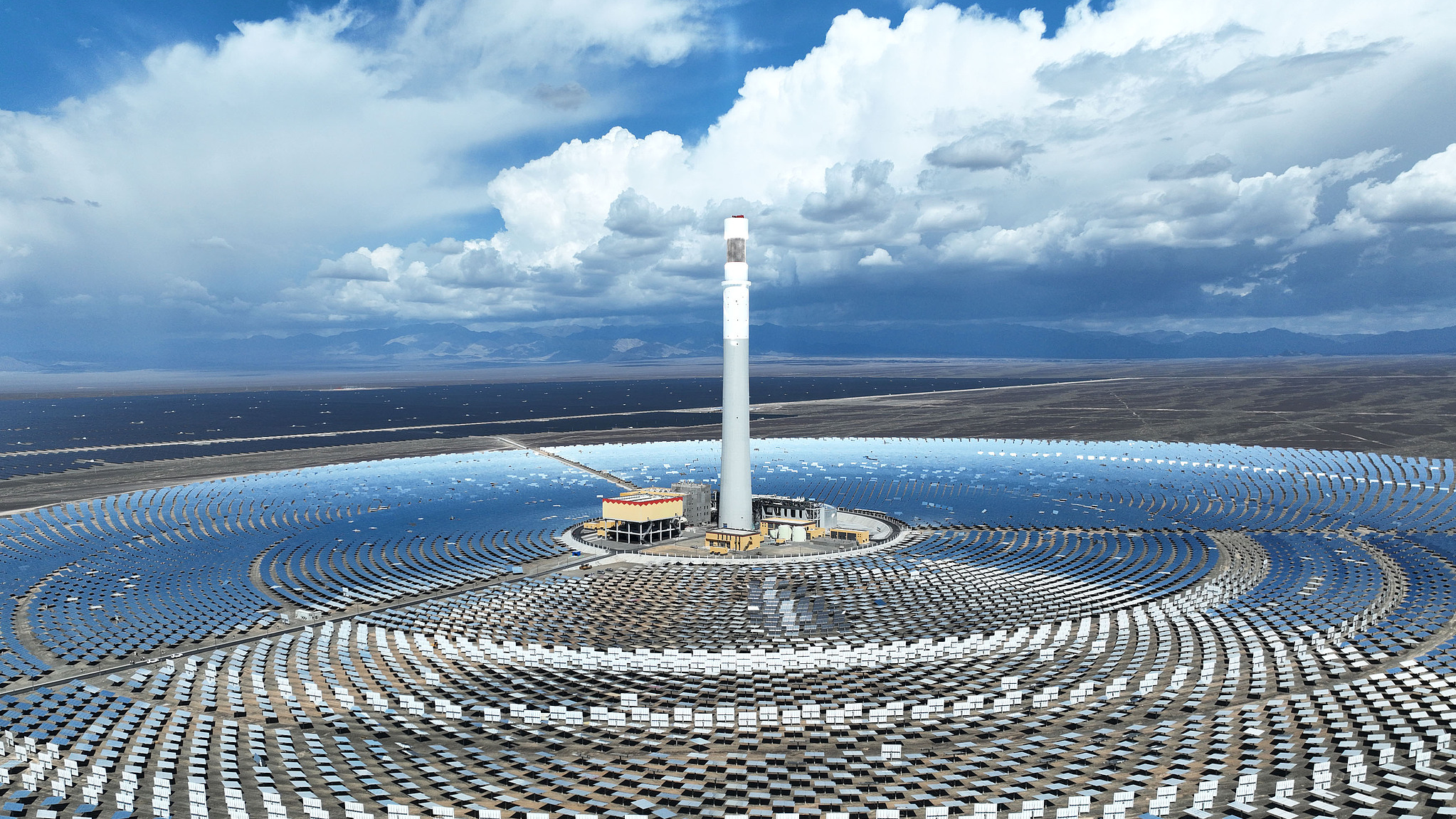 File photo of the Xinjiang Turpan 1-gigawatt integrated solar thermal and photovoltaic project in Turpan, Xinjiang Uygur Autonomous Region, China. /VCG