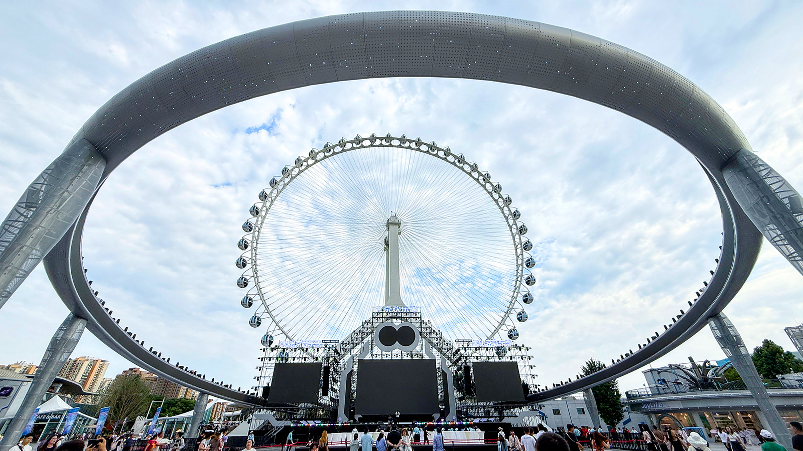 Beijing's tallest Ferris wheel opens to the public