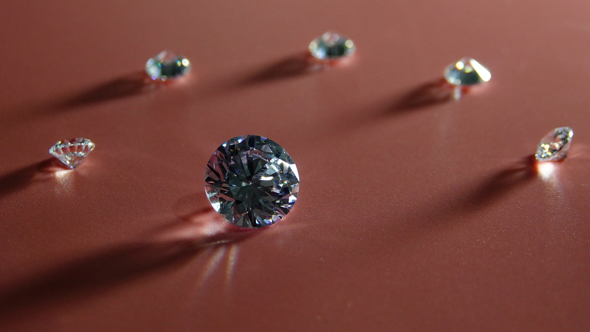 Lab-grown diamonds are on display, Yichang City, central China's Hubei Province, December 10, 2025. /VCG