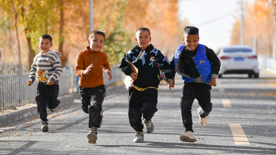 Children in Daliyabuyi, a village in Yutian County, Xinjiang Uygur Autonomous Region in northwestern China, November 9, 2024. /Xinhua