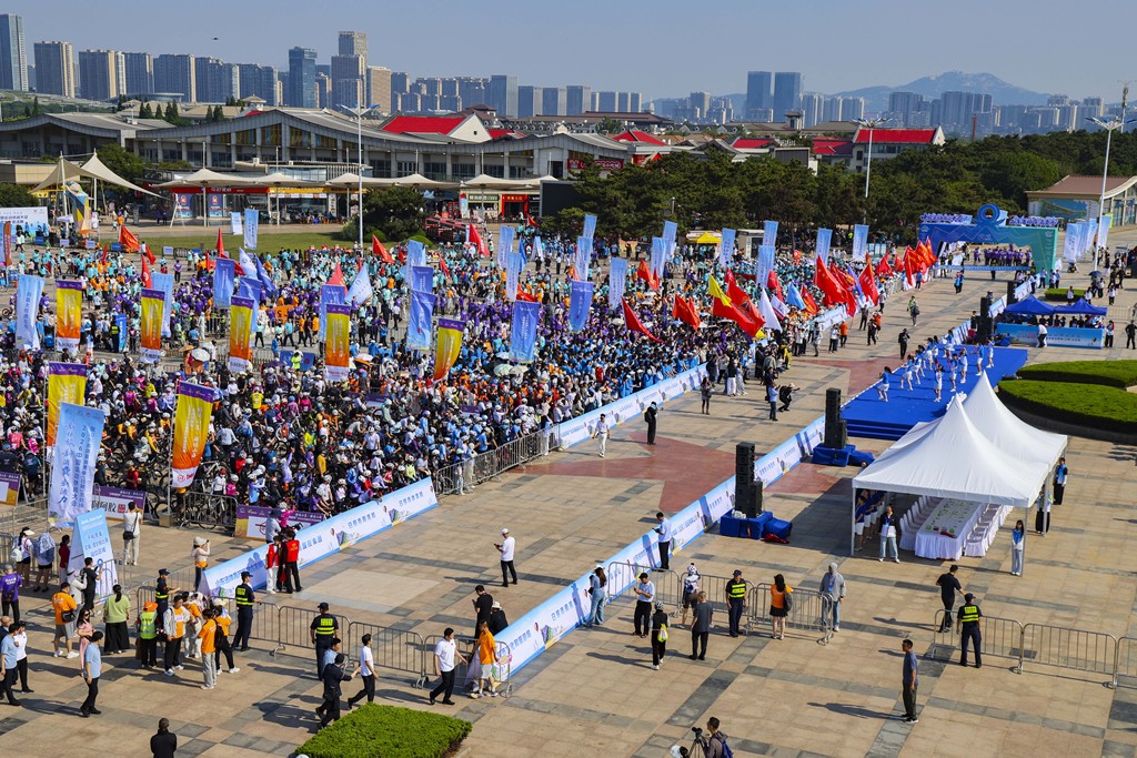 The opening event of the 2026 China Sports & Leisure Games kicks off at Wanpingkou Square in Rizhao, Shandong Province, June 27, 2026. /VCG 