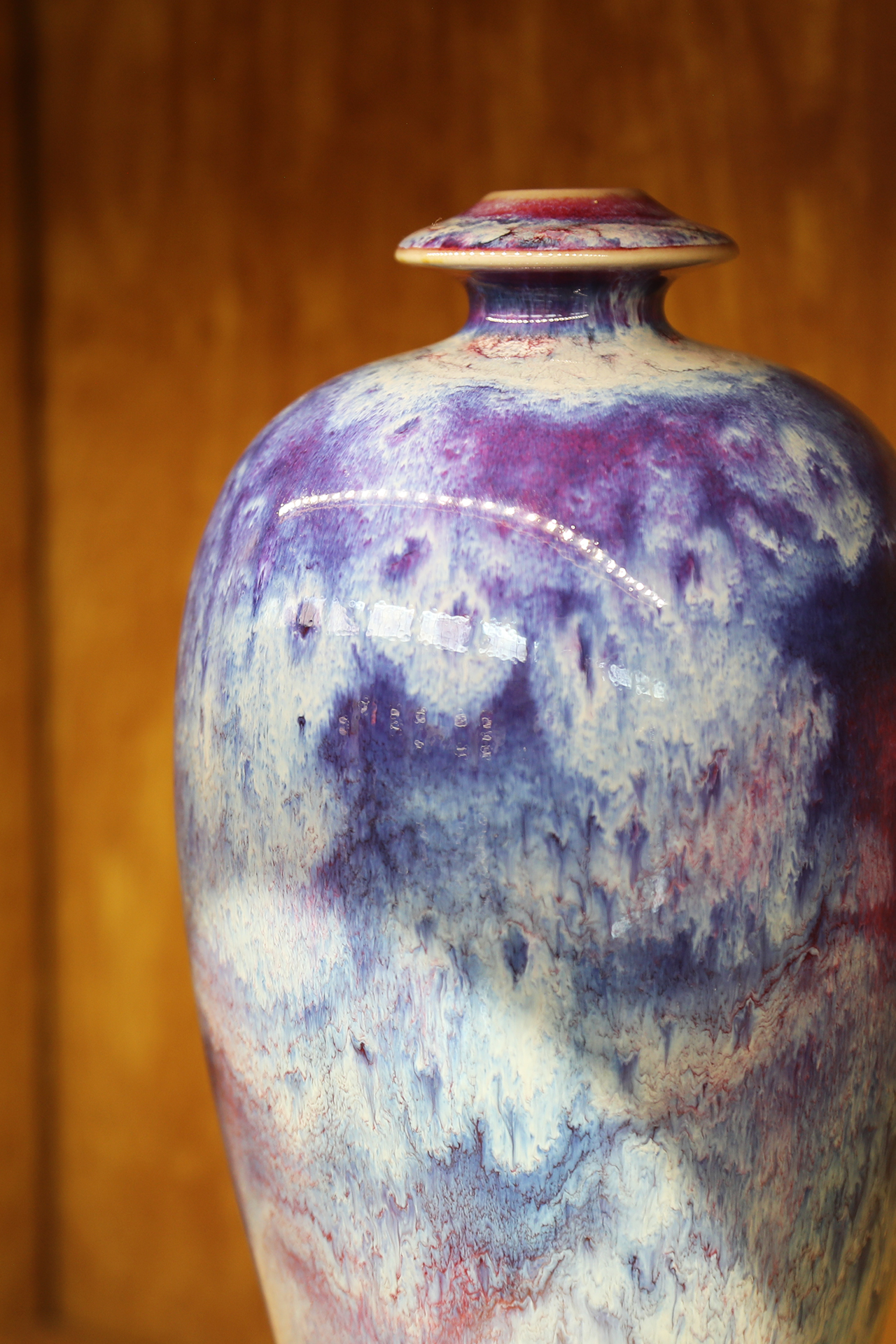 A Jun porcelain artwork is seen on display at a gallery at Shenhou Ancient Town in Yuzhou, Henan Province. /CGTN