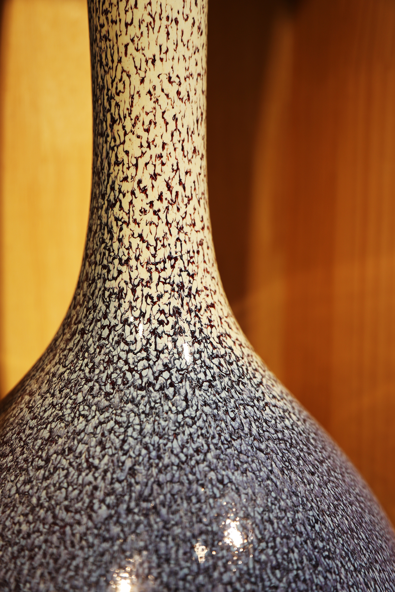 A Jun porcelain vase is seen on display at a shop at Shenhou Ancient Town in Yuzhou, Henan Province. /CGTN