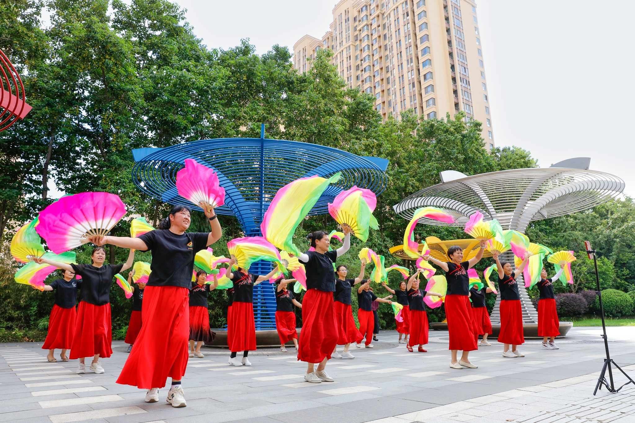 China Visionary: China working to achieve modernization for more than 1.4 billion people