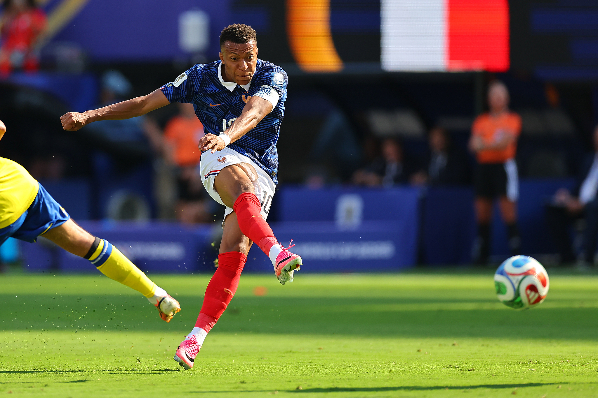 France striker Kylian Mbappe shoots to score a goal in the round-of-32 match against Sweden at the 2026 FIFA World Cup in East Rutherford, New Jersey, June 30, 2026. /VCG
