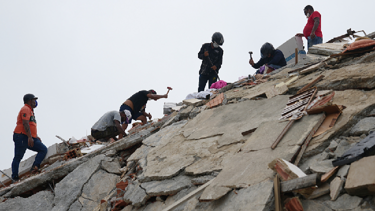 Venezuela quake death toll rises to 1,943, over 10,000 injured
