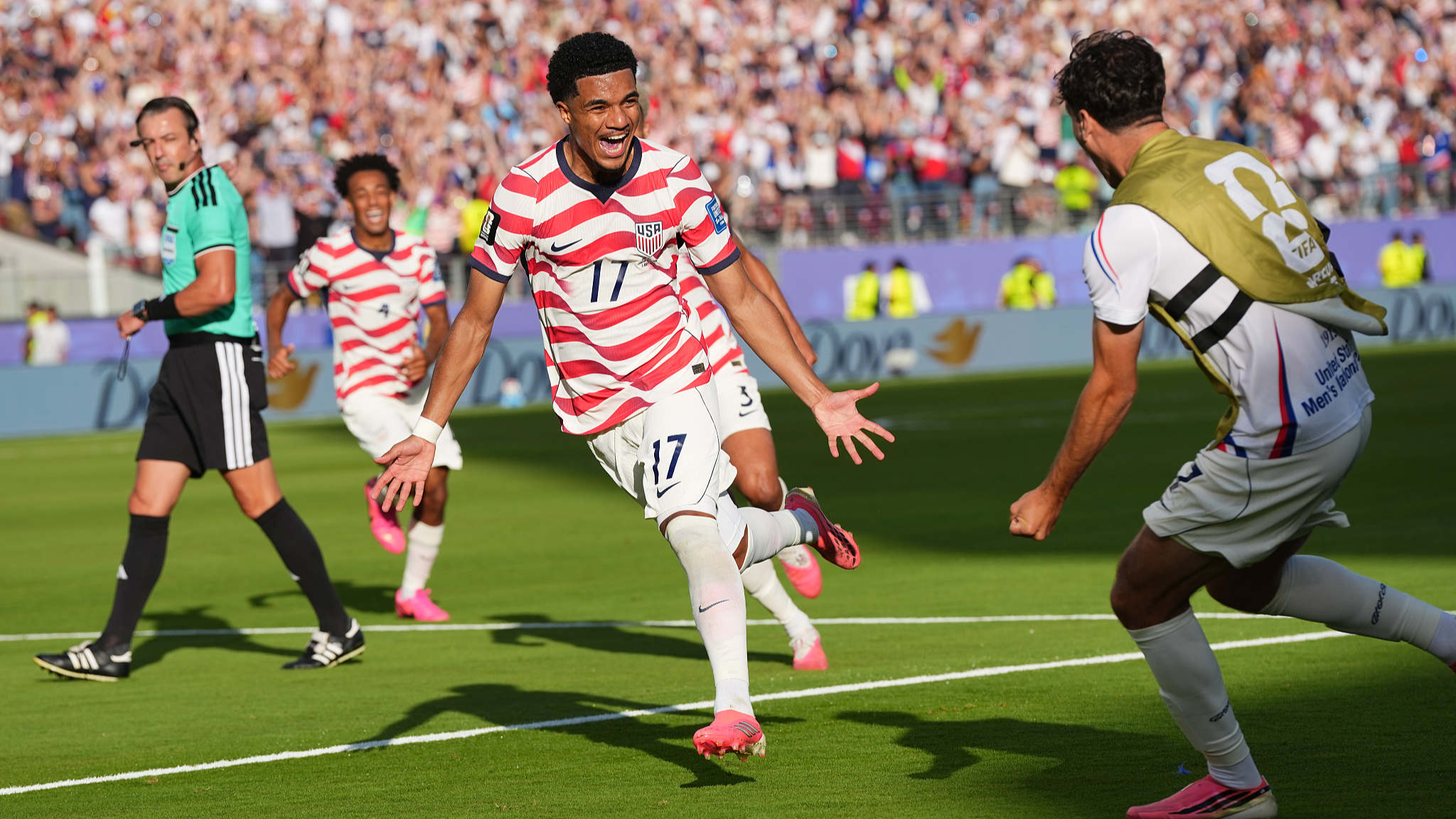 USA advances to round of 16, keeps hope of deep run alive at World Cup
