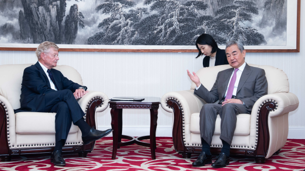 Chinese Foreign Minister Wang Yi (R), also a member of the Political Bureau of the Communist Party of China Central Committee, meets with Jacob Wallenberg (L), chair of the board of Sweden-based Investor AB, in Stockholm, Sweden, July 4, 2026. /Chinese Foreign Ministry