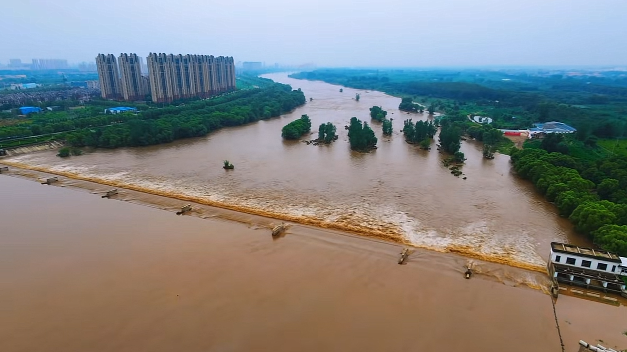 Record downpours hit Fushun, leaving 3 dead in NE China
