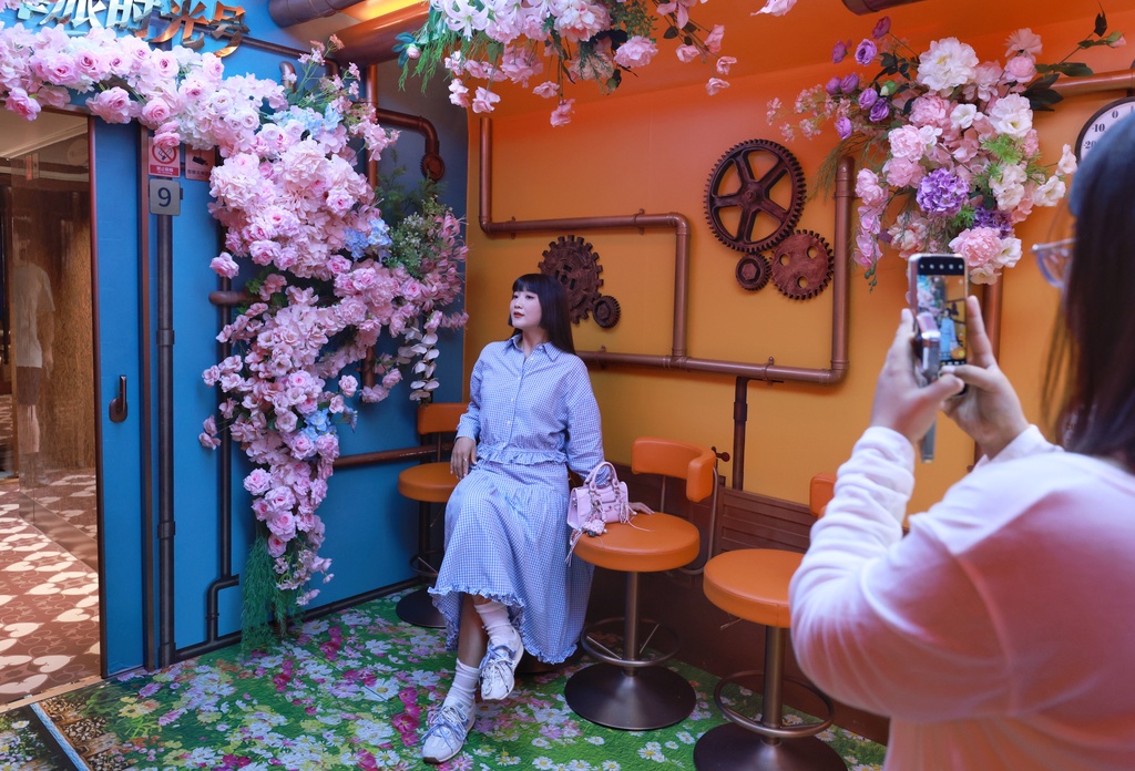China's first immersive cultural tourism train, the Tianjin Fantasy Express, sees its routes expanded and upgraded on July 4, 2026. /VCG
