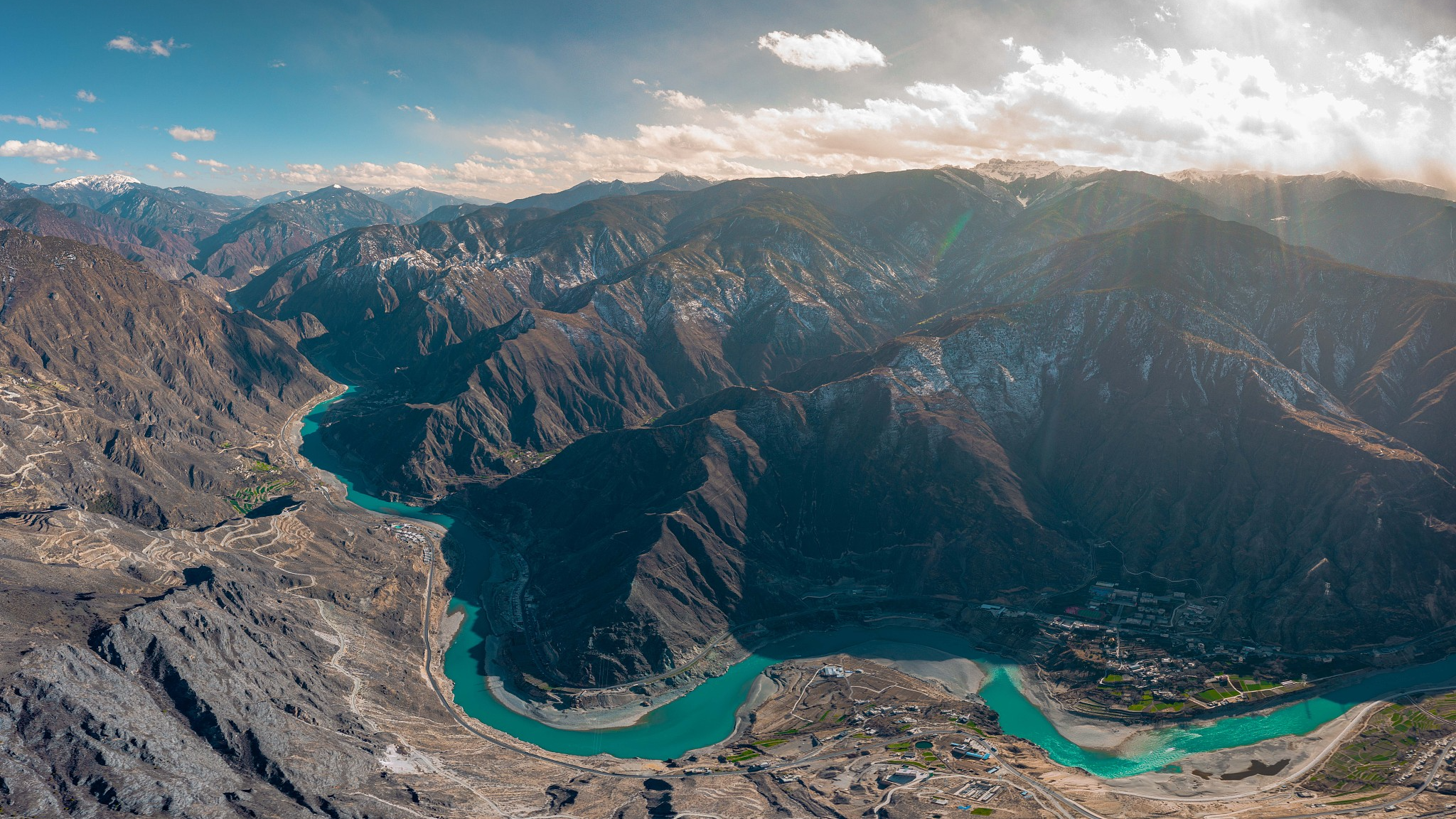 File photo of an aerial view of the Jinsha River in Deqin County, southwest China's Yunnan Province. /VCG