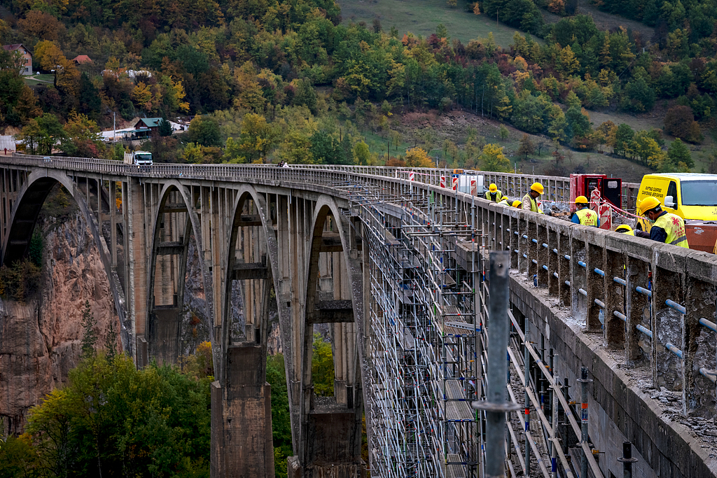 China's Shandong Hi-speed Group is undertaking the reconstruction of the Tara River Bridge, October 18, 2025. /VCG