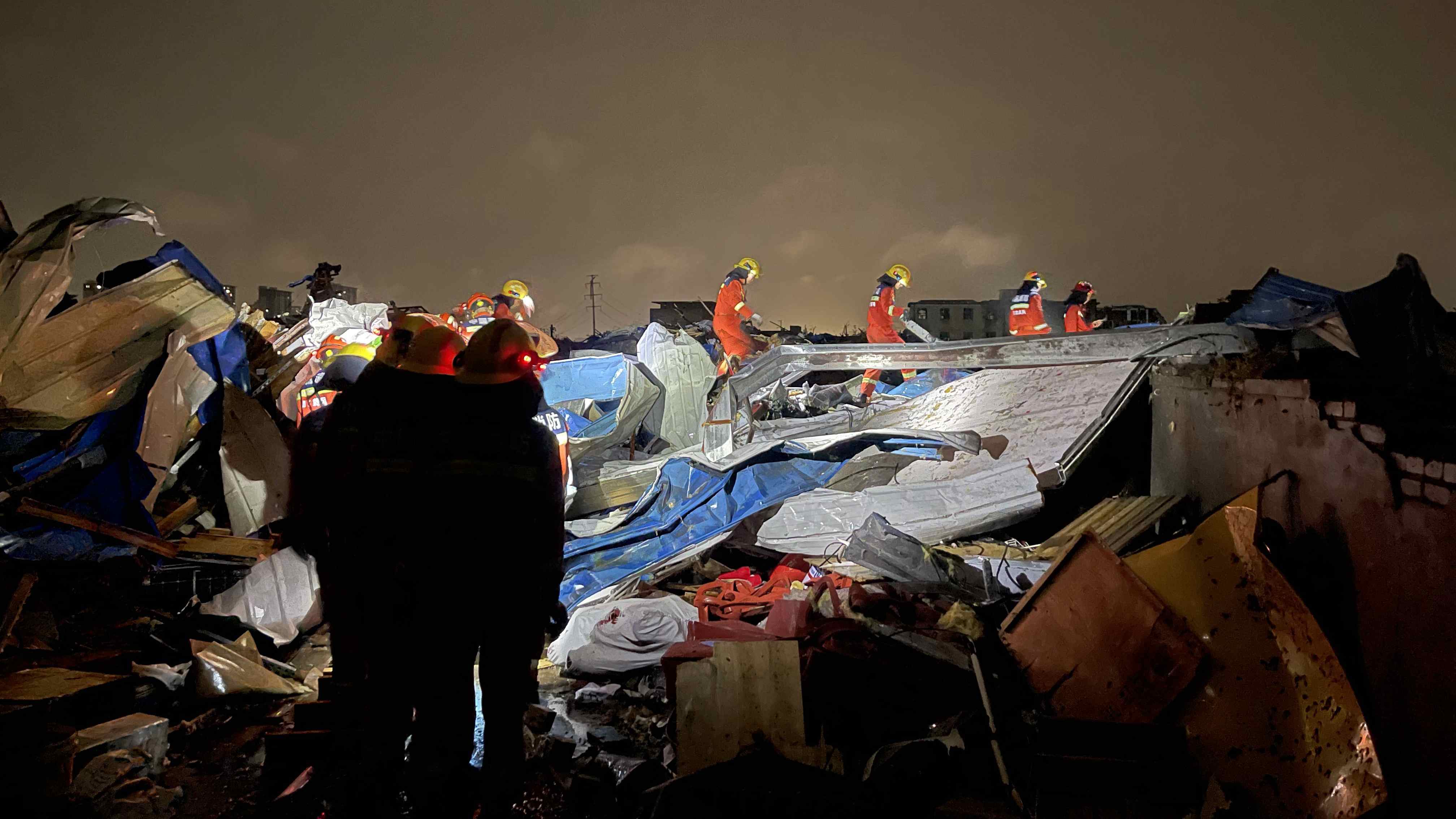 Rescue operations underway in Huanggang City, Hubei, July 6, 2026. /CMG