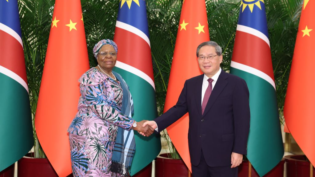 Chinese premier meets Namibian president in Beijing