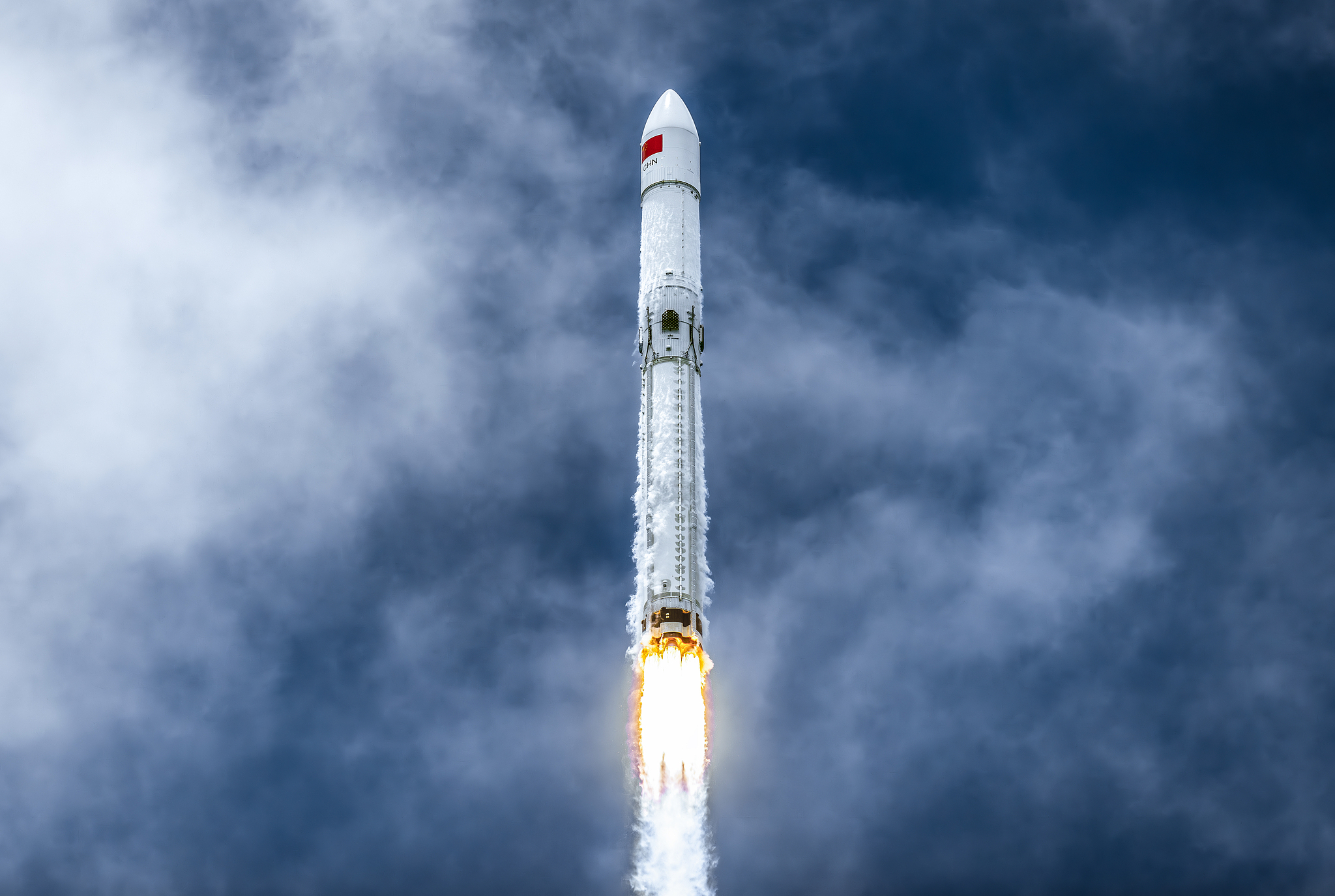 The Long March 10B Y1 launch vehicle successfully lifts off from the Hainan Commercial Space Launch Site on July 10, 2026. / VCG