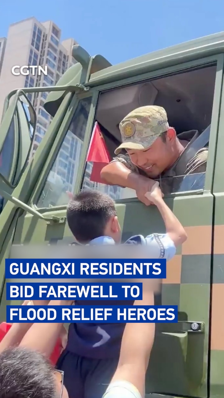 Guangxi residents bid farewell to flood relief heroes