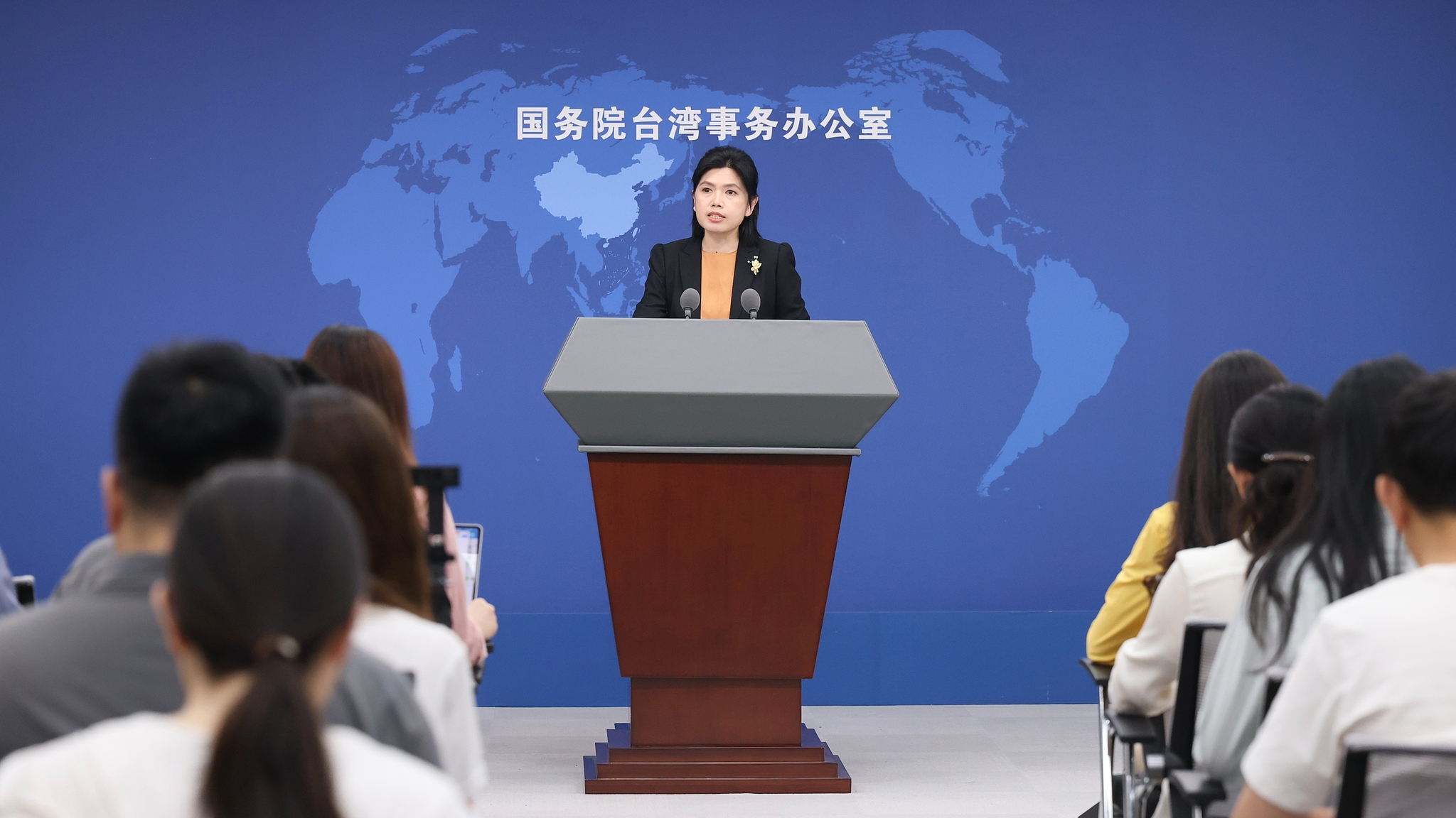 File photo of Zhu Fenglian, spokesperson for the Taiwan Affairs Office of the State Council, answers questions on recent cross-Strait issues at a regular press conference in Beijing, China. /VCG