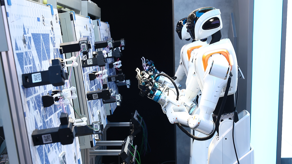 China pledges 5,000 AI training opportunities for developing countries