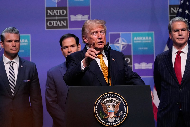 US President Donald Trump, flanked by his cabinet colleagues, speaks during a media conference at the NATO summit in Ankara, Türkiye, Wednesday, July 8, 2026./VCG